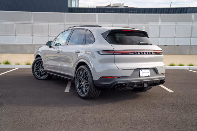 2026 Porsche Cayenne Base - Photo 18