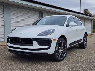 2026 Porsche Macan -'s photo
