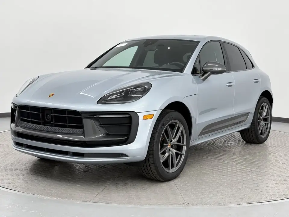 2025 Porsche Macan T - Photo 7