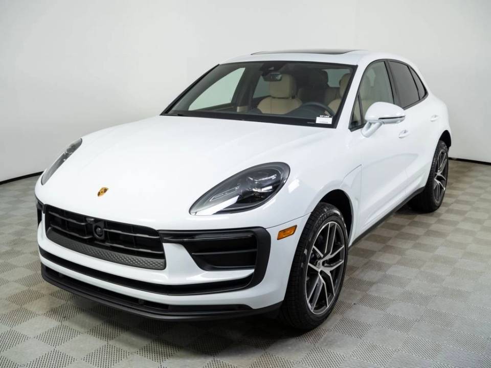 2026 Porsche Macan Base