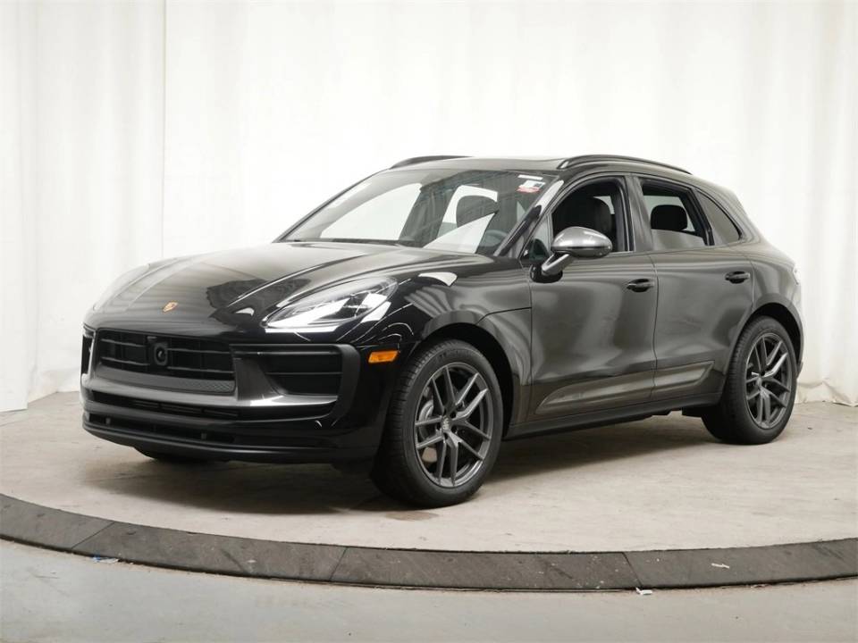 2025 Porsche Macan T