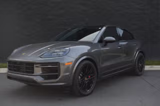 2024 Porsche Cayenne S's photo