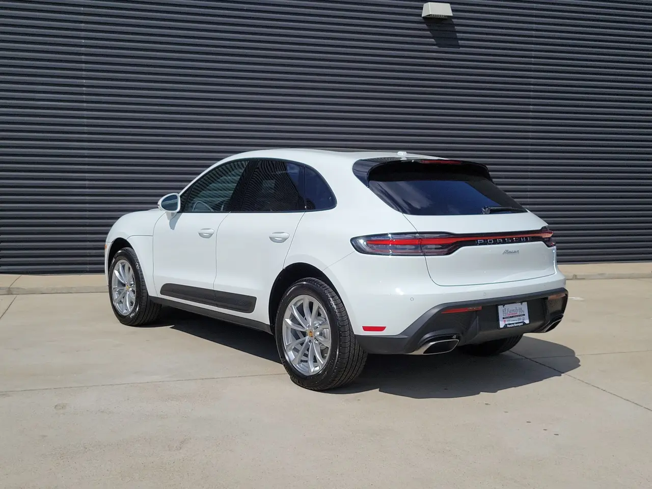 2026 Porsche Macan Base - Photo 24