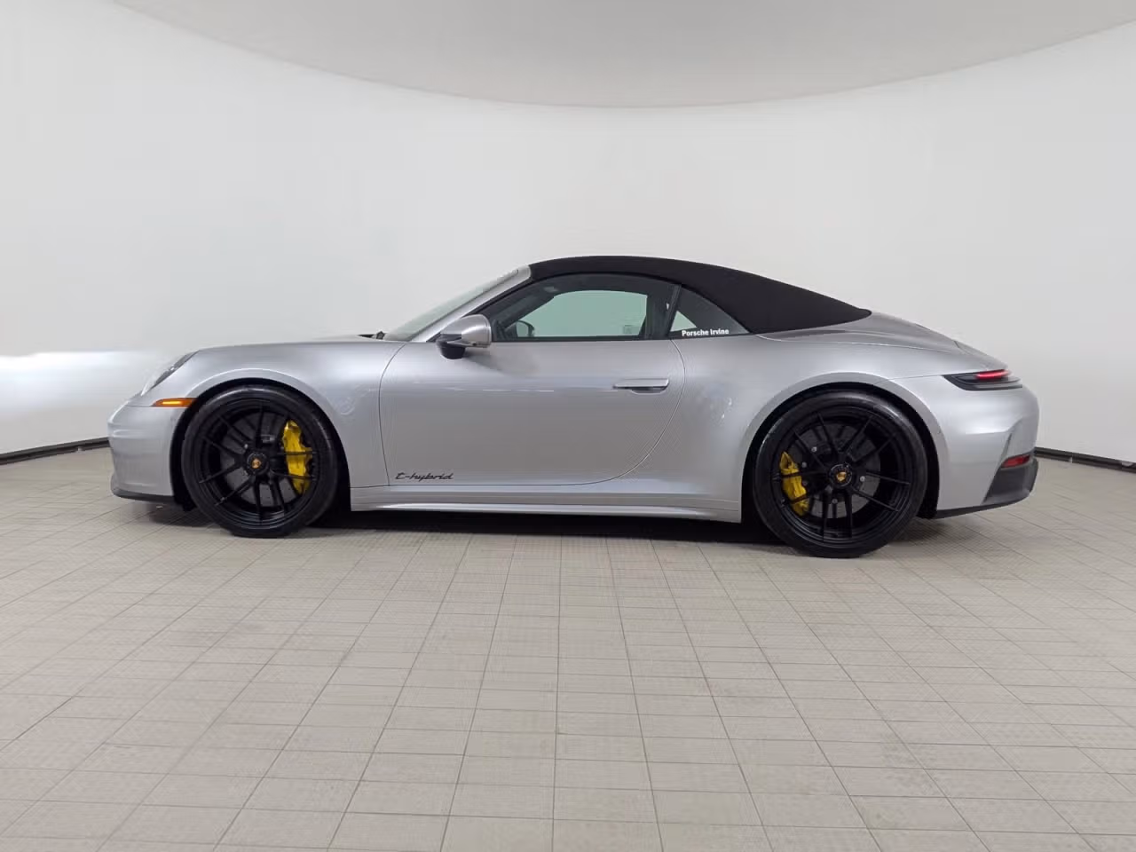 2026 Porsche 911 GTS - Photo 12