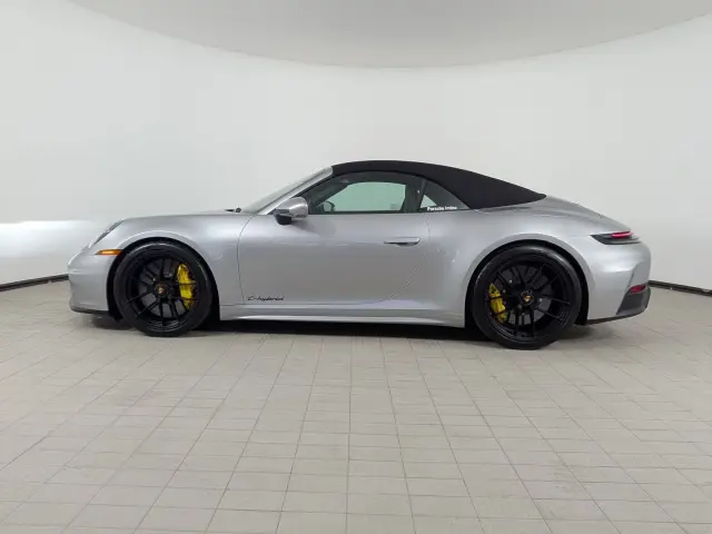 2026 Porsche 911 GTS - Photo 14