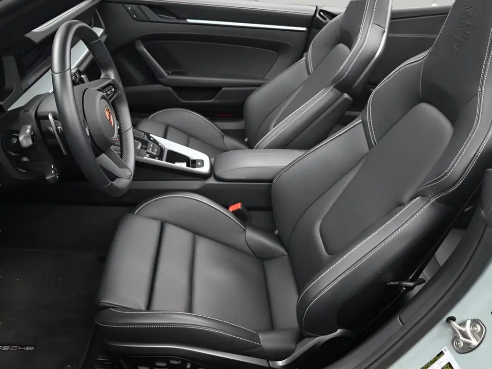 2025 Porsche 911 - Photo 39