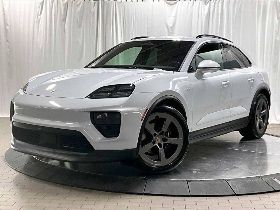 2024 Porsche Macan Base