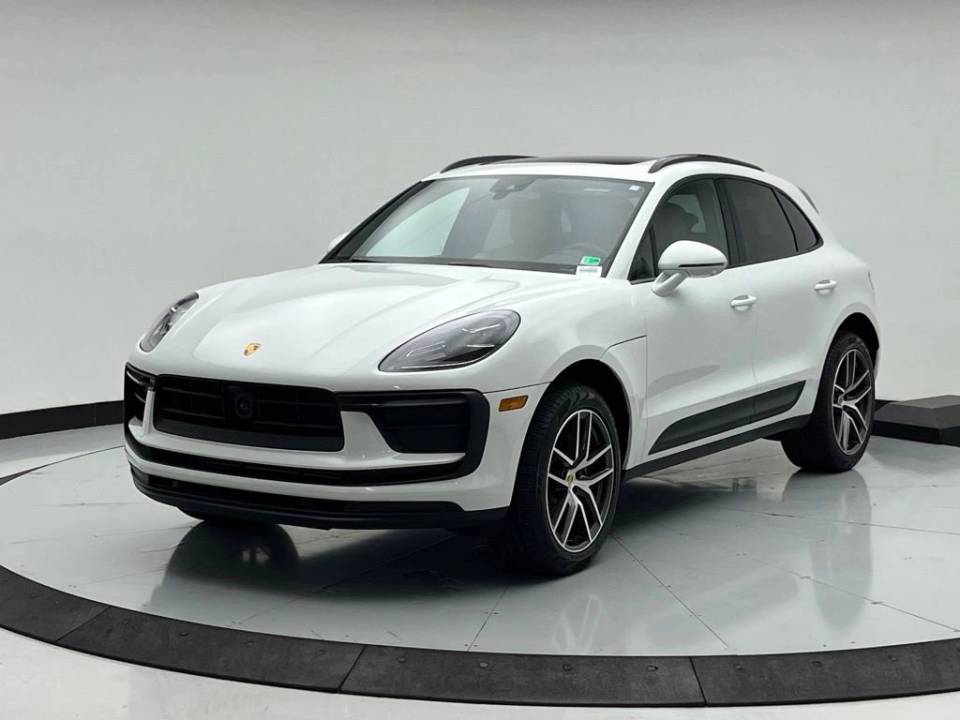 2025 Porsche Macan Base