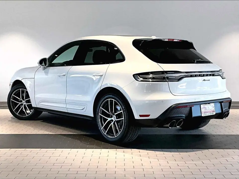2026 Porsche Macan - Photo 23