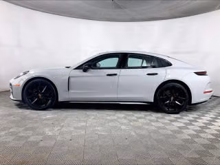 2026 Porsche Panamera Base - Photo 9