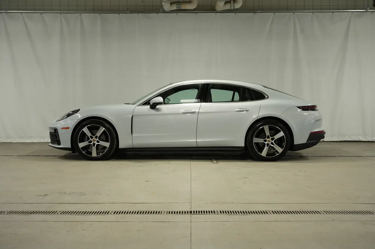 2025 Porsche Panamera Base - Photo 16