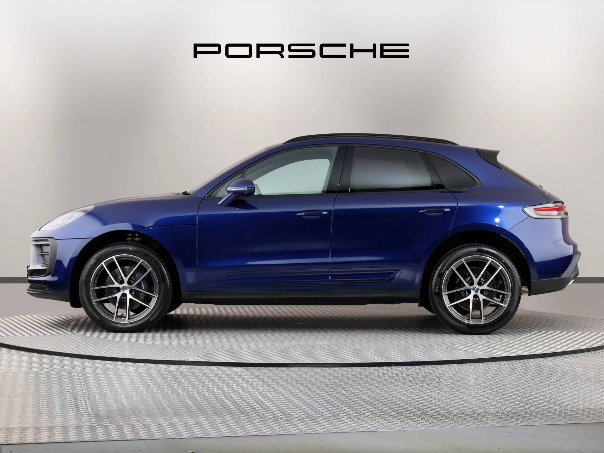 Macan, photo 2 of 40