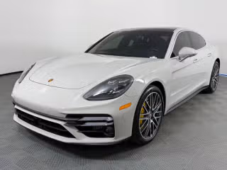 2023 Porsche Panamera Turbo S's photo