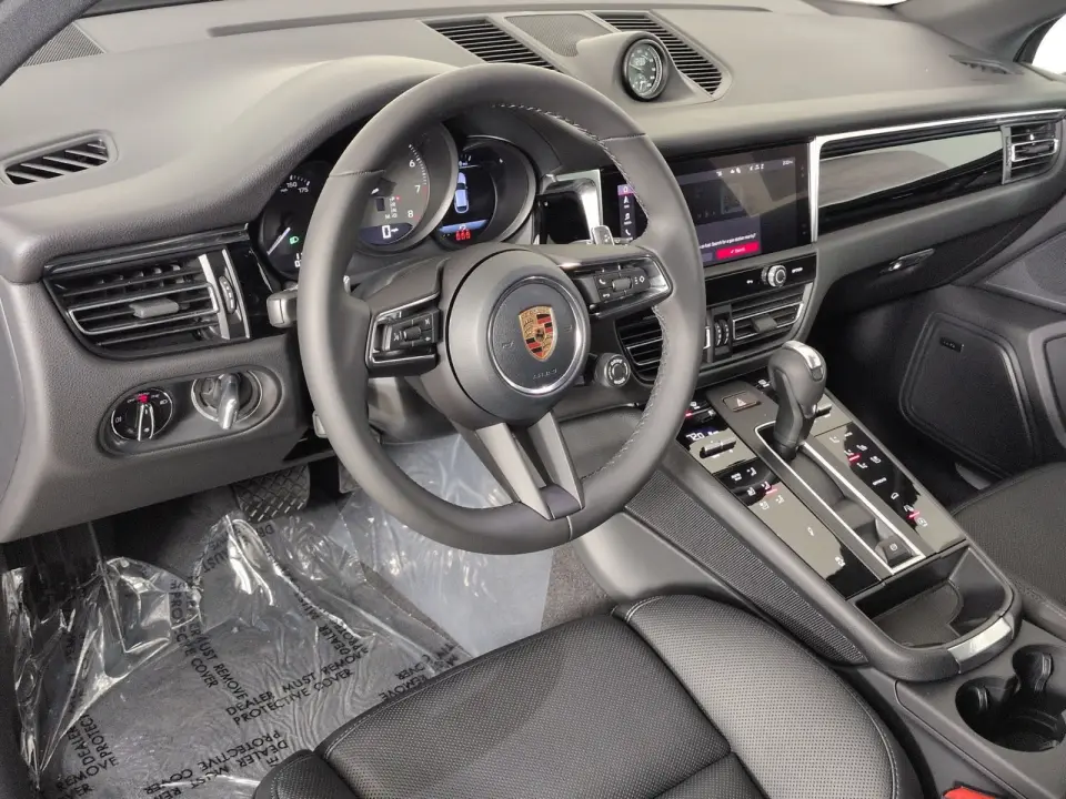 2026 Porsche Macan S - Photo 31