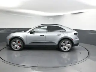 2025 Porsche Macan S - Photo 13