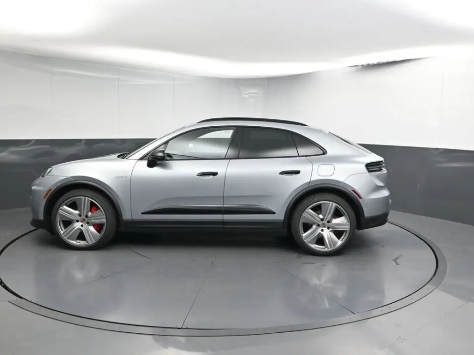 2025 Porsche Macan S - Photo 15