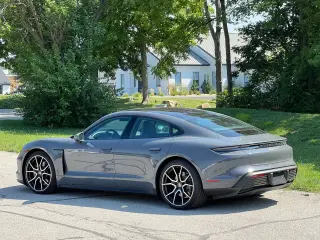 2025 Porsche Taycan Base - Photo 21