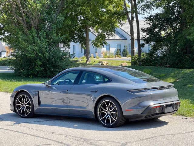 2025 Porsche Taycan Base - Photo 18