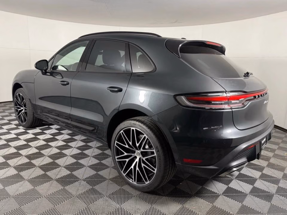 2026 Porsche Macan - Photo 19