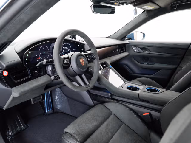 2025 Porsche Taycan GTS - Photo 26