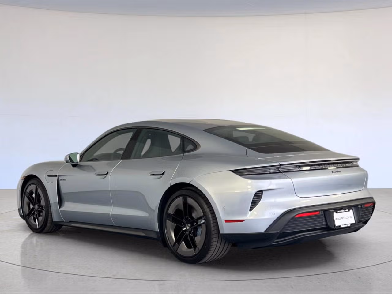 2025 Porsche Taycan Turbo - Photo 12