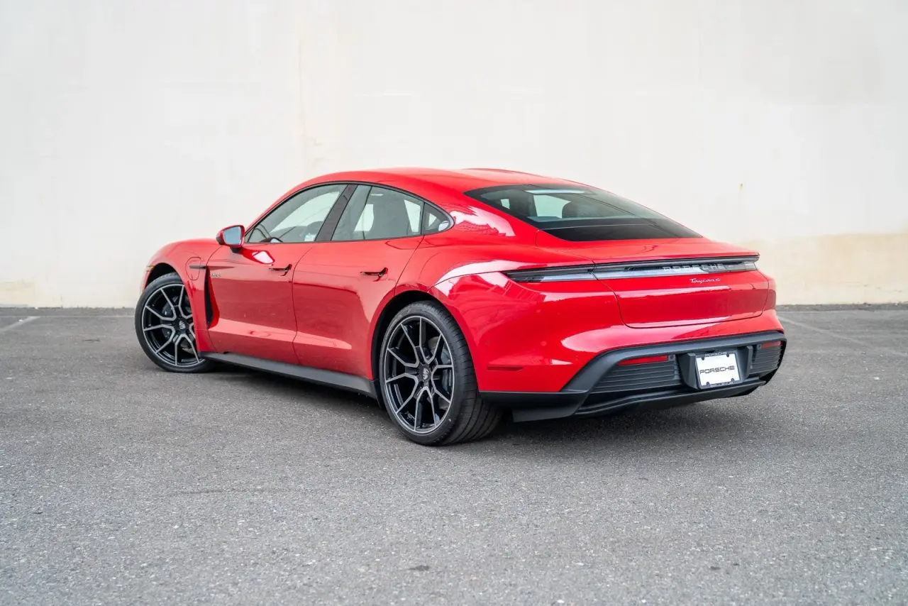 2025 Porsche Taycan Base - Photo 24