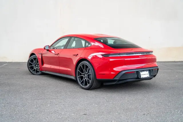 2025 Porsche Taycan Base - Photo 22