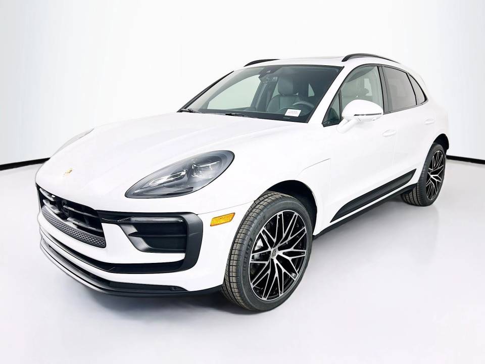 2026 Porsche Macan Base