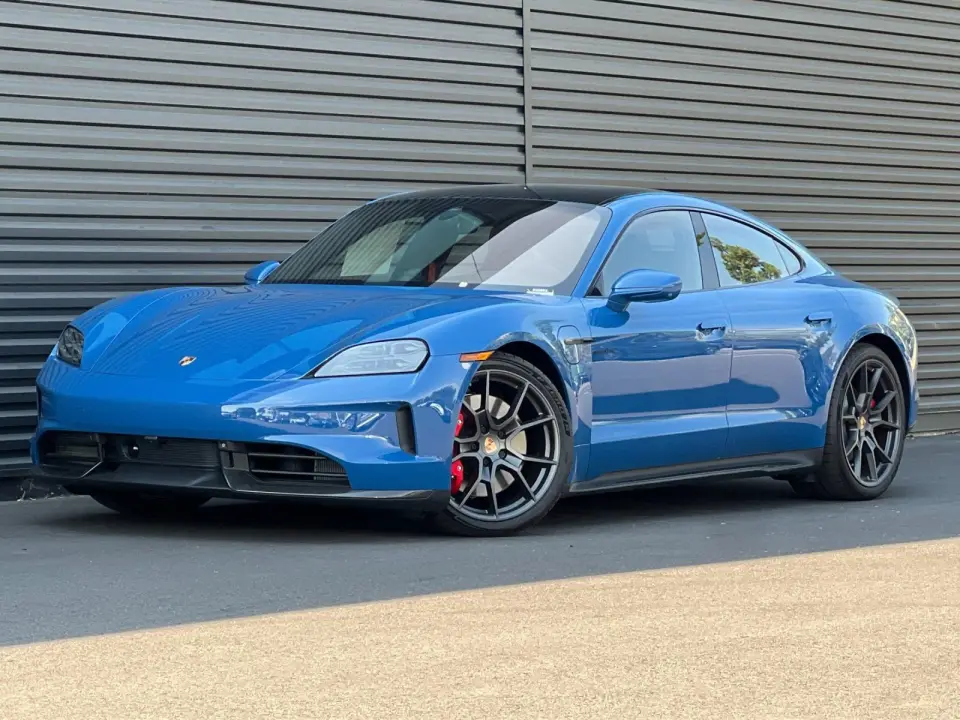 2026 Porsche Taycan GTS - Photo 15