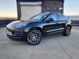 2026 Porsche Macan -'s photo