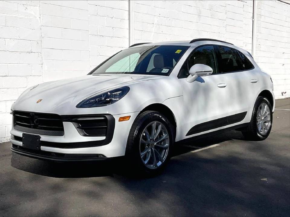 2022 Porsche Macan Base