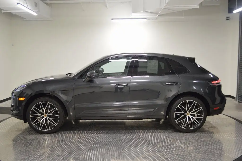 2025 Porsche Macan Base - Photo 16