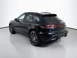 2025 Porsche Macan - Photo 21