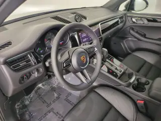 2026 Porsche Macan S - Photo 29
