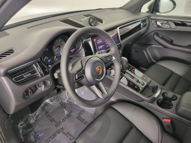 2026 Porsche Macan S - Photo 30