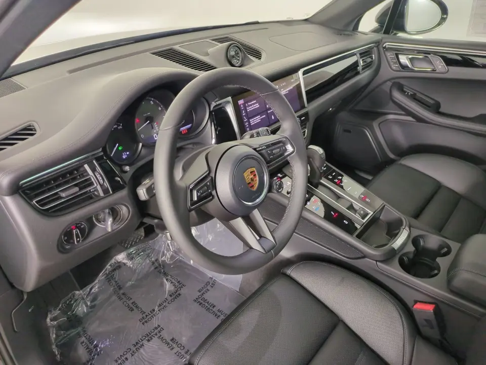 2026 Porsche Macan S - Photo 31