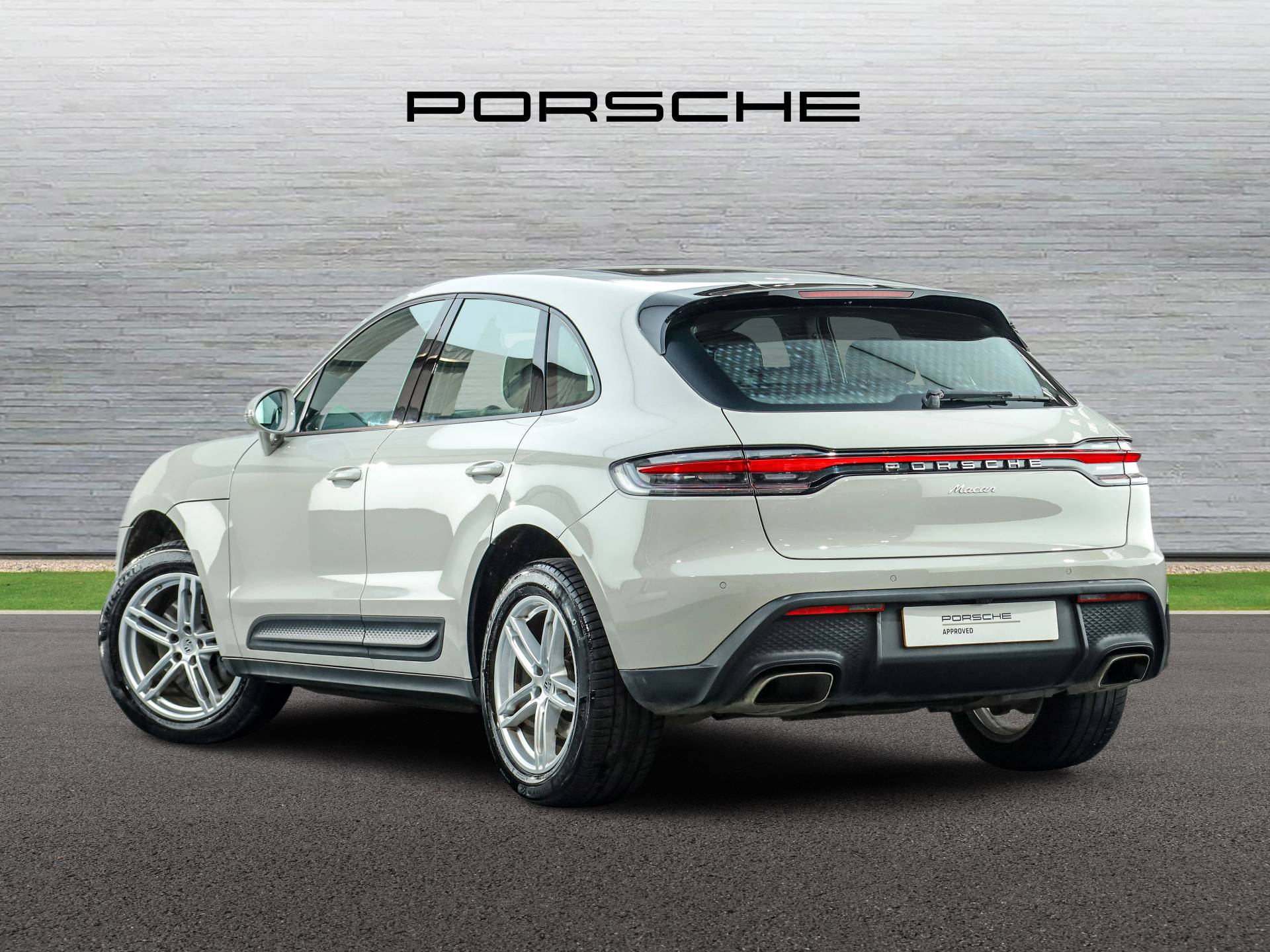 Macan, photo 2 of 29
