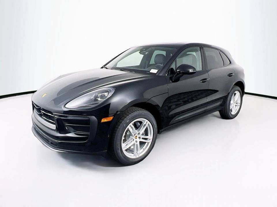 2026 Porsche Macan Base
