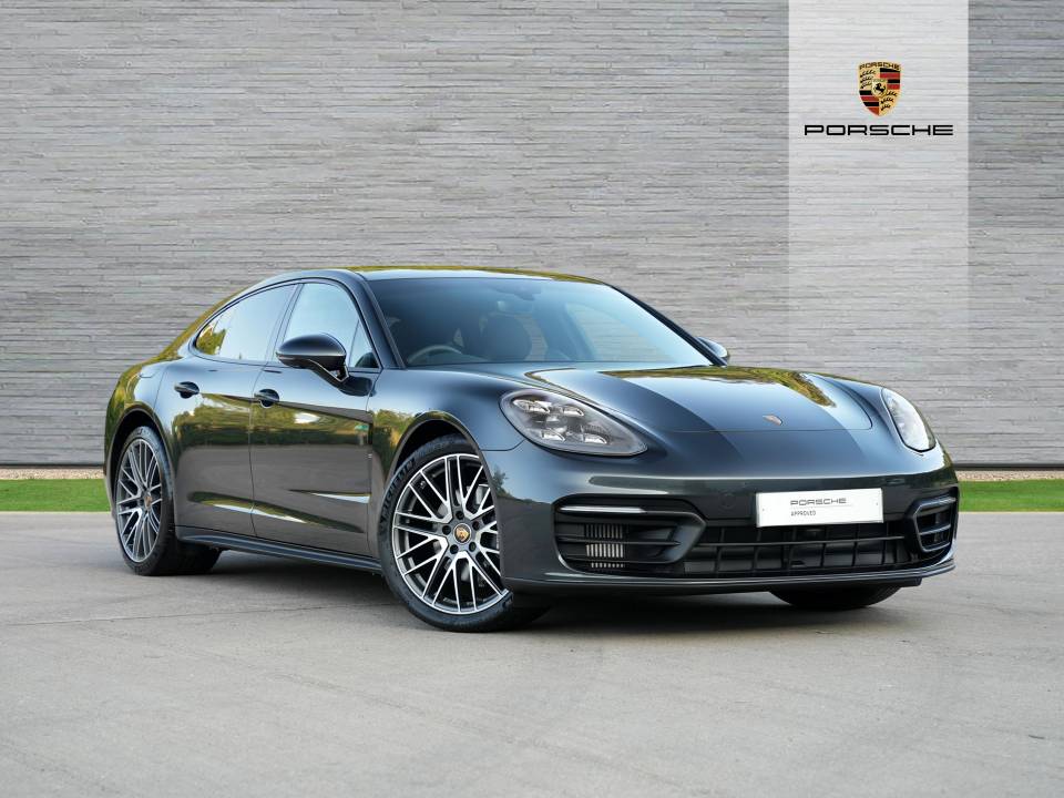 Buy PreOwned Porsche Panamera 4 Platinum Edition (MY23) at Porsche
