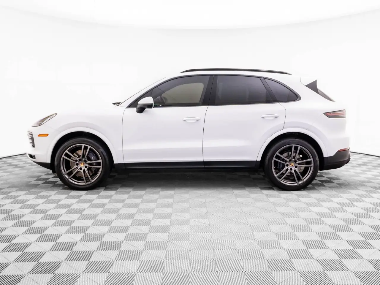 2022 Porsche Cayenne Platinum Edition - Photo 16