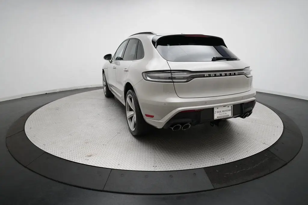 2026 Porsche Macan T - Photo 24