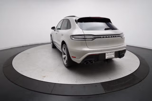 2026 Porsche Macan T - Photo 18
