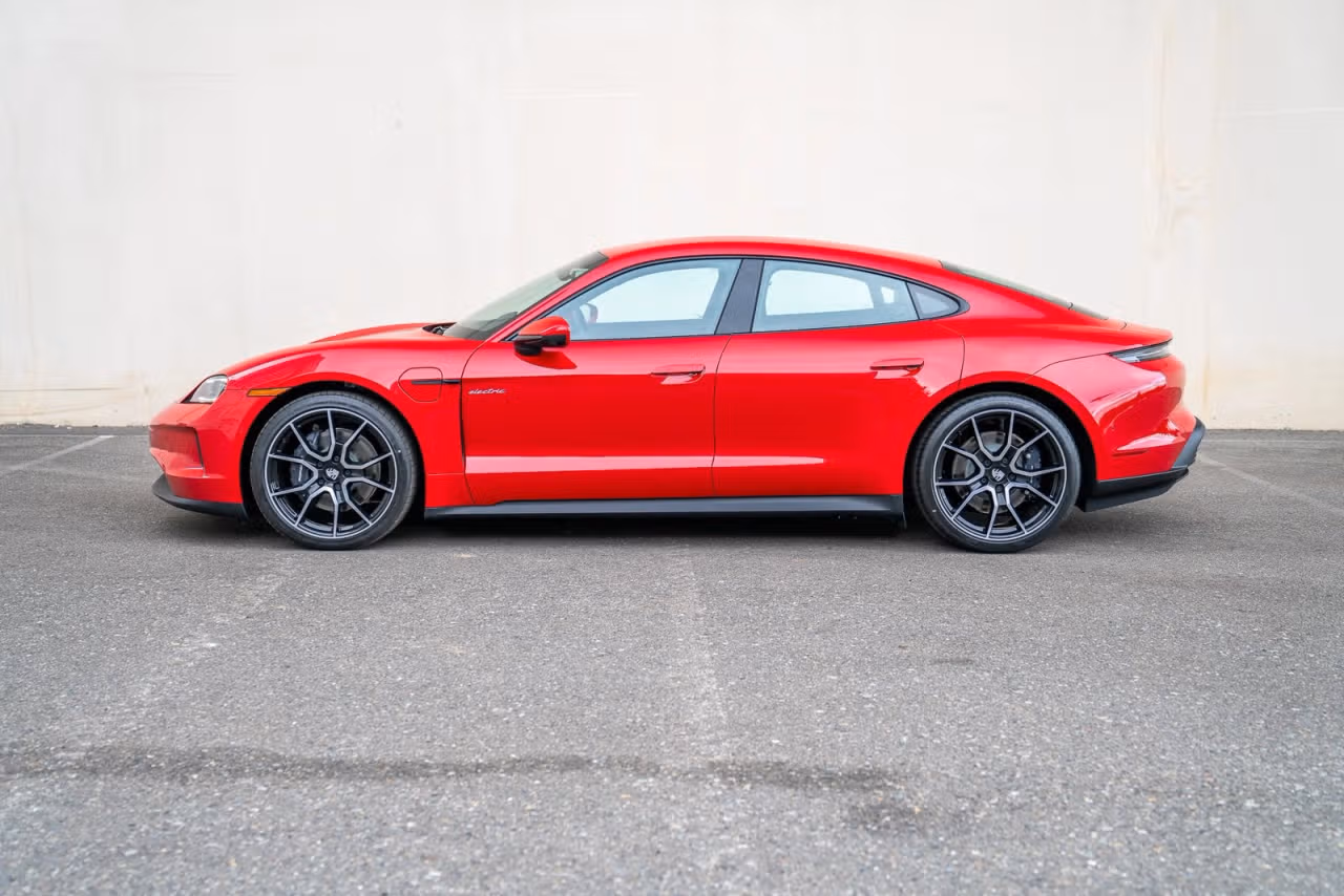 2025 Porsche Taycan Base - Photo 12