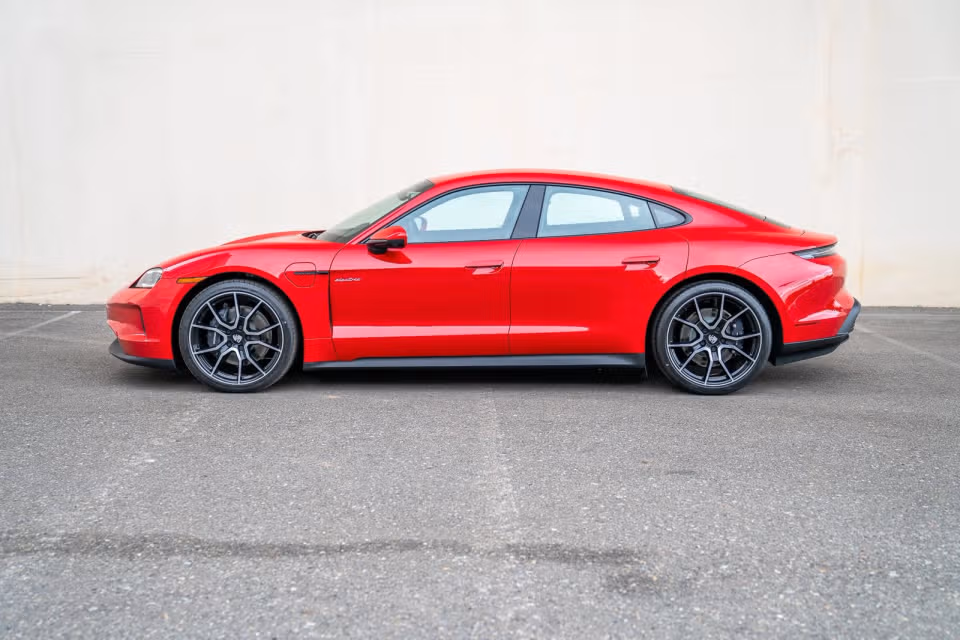 2025 Porsche Taycan Base - Photo 11