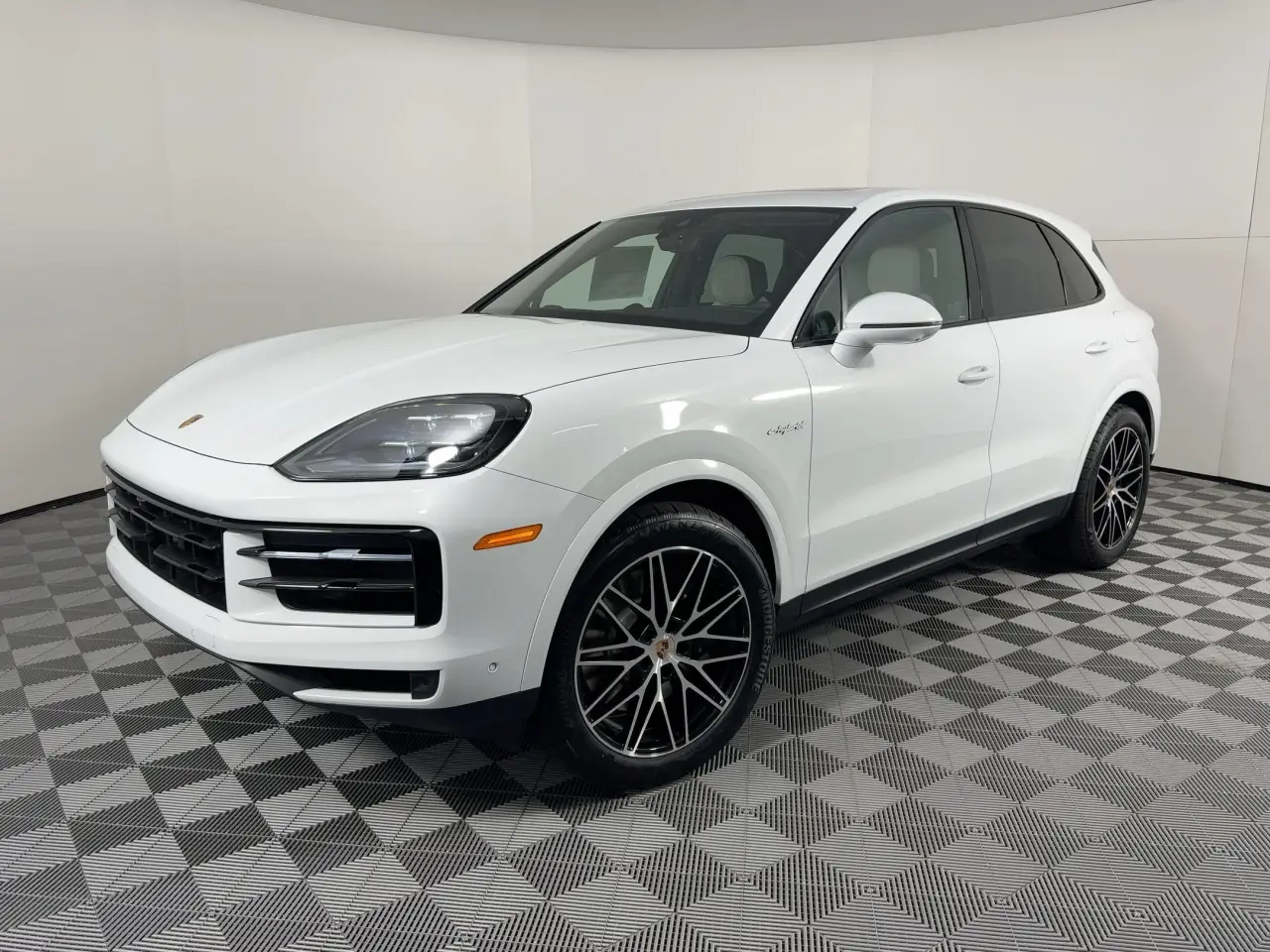 2026 Porsche Cayenne E-Hybrid - Photo 8