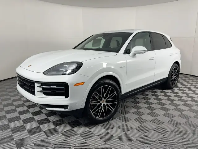 2026 Porsche Cayenne E-Hybrid - Photo 6