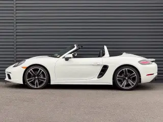 2024 Porsche 718 Base - Photo 13