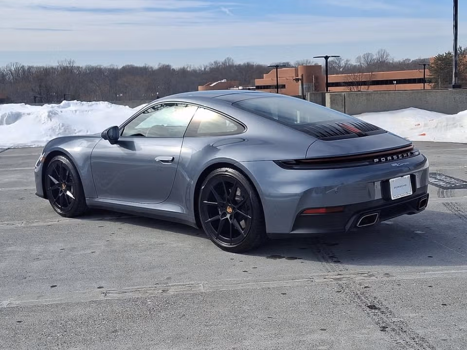 2025 Porsche 911 - Photo 19