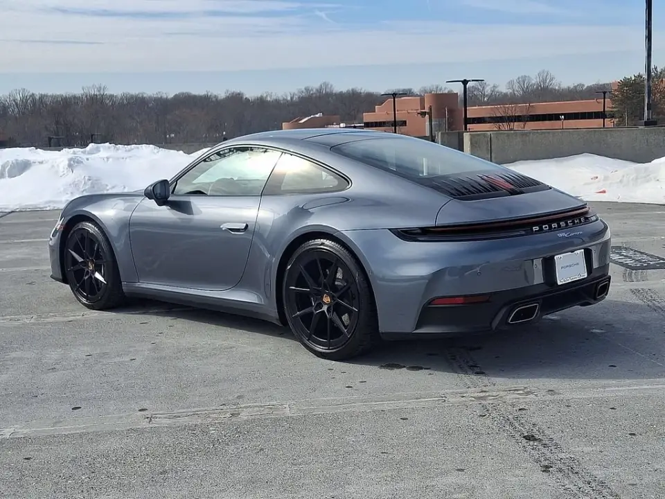 2025 Porsche 911 - Photo 23