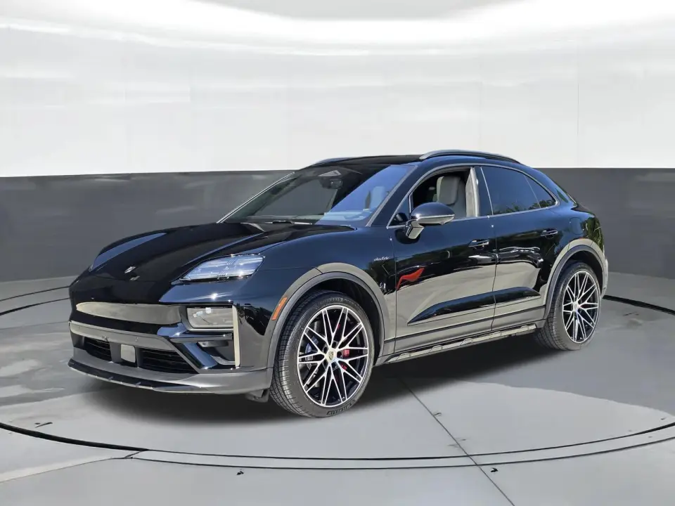 2025 Porsche Macan Turbo Electric - Photo 7